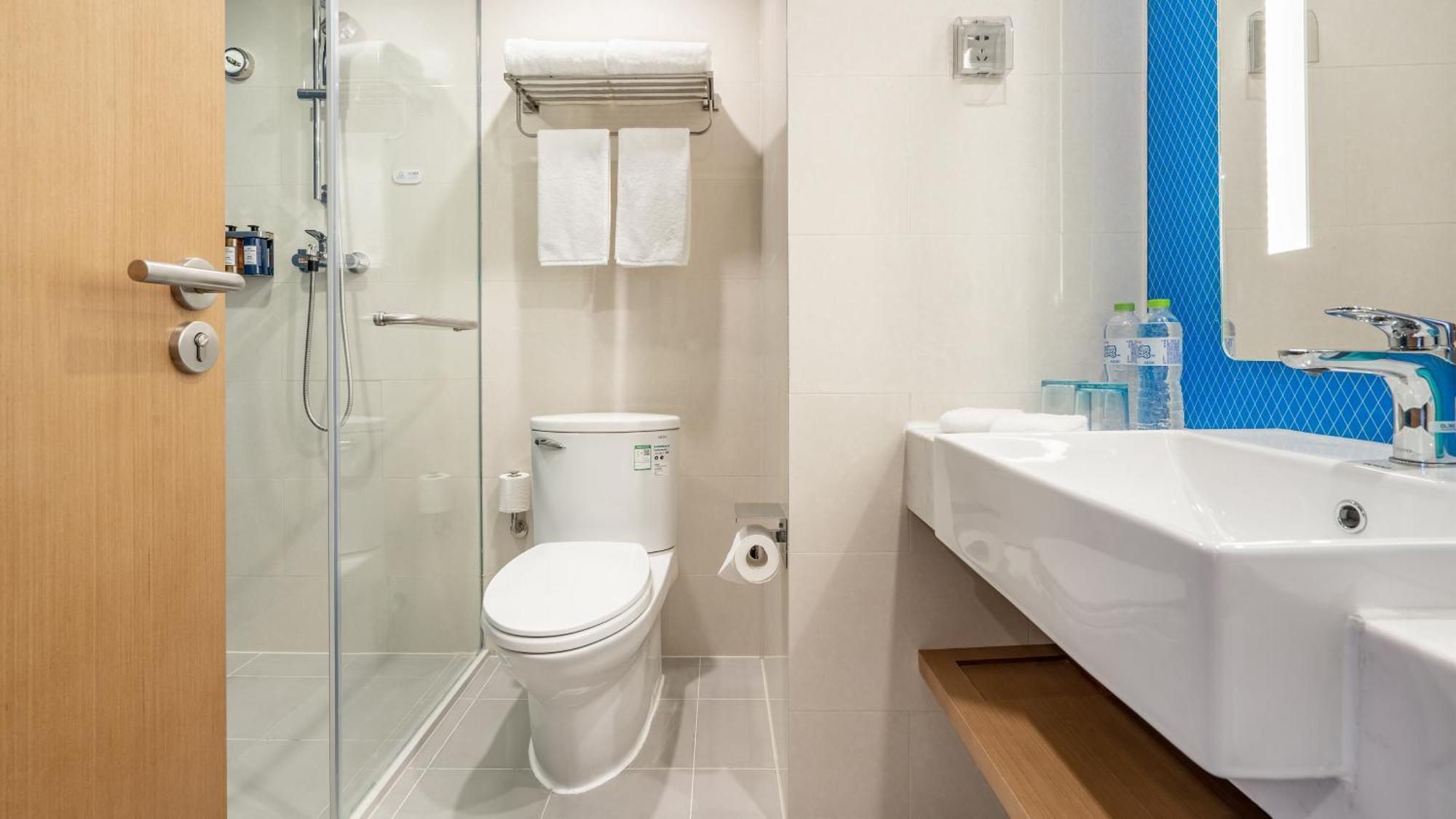 Holiday Inn Express Qingdao City Center By Ihg Exterior foto